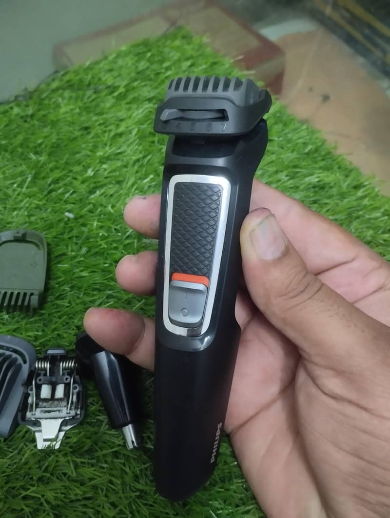 Philips trimmer with clips 0