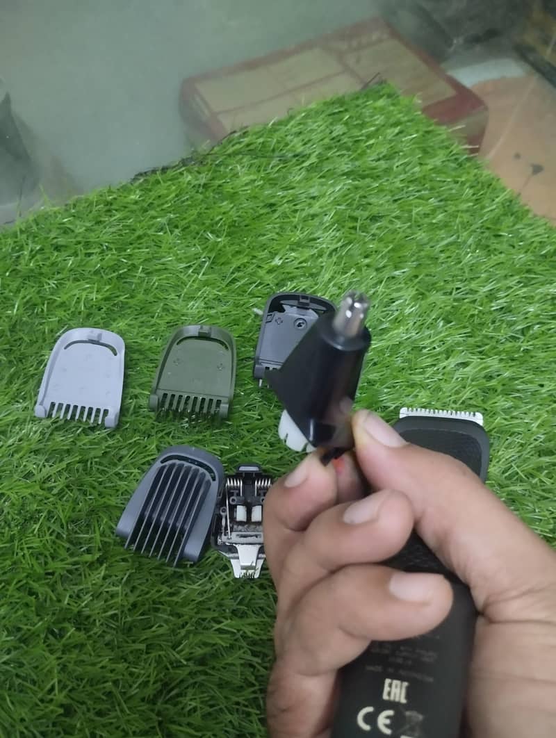 Philips trimmer with clips 3