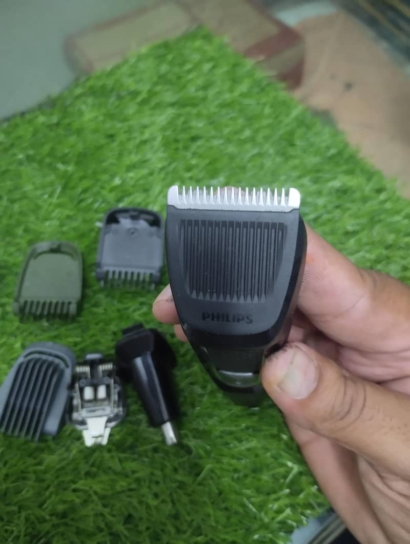 Philips trimmer with clips 7