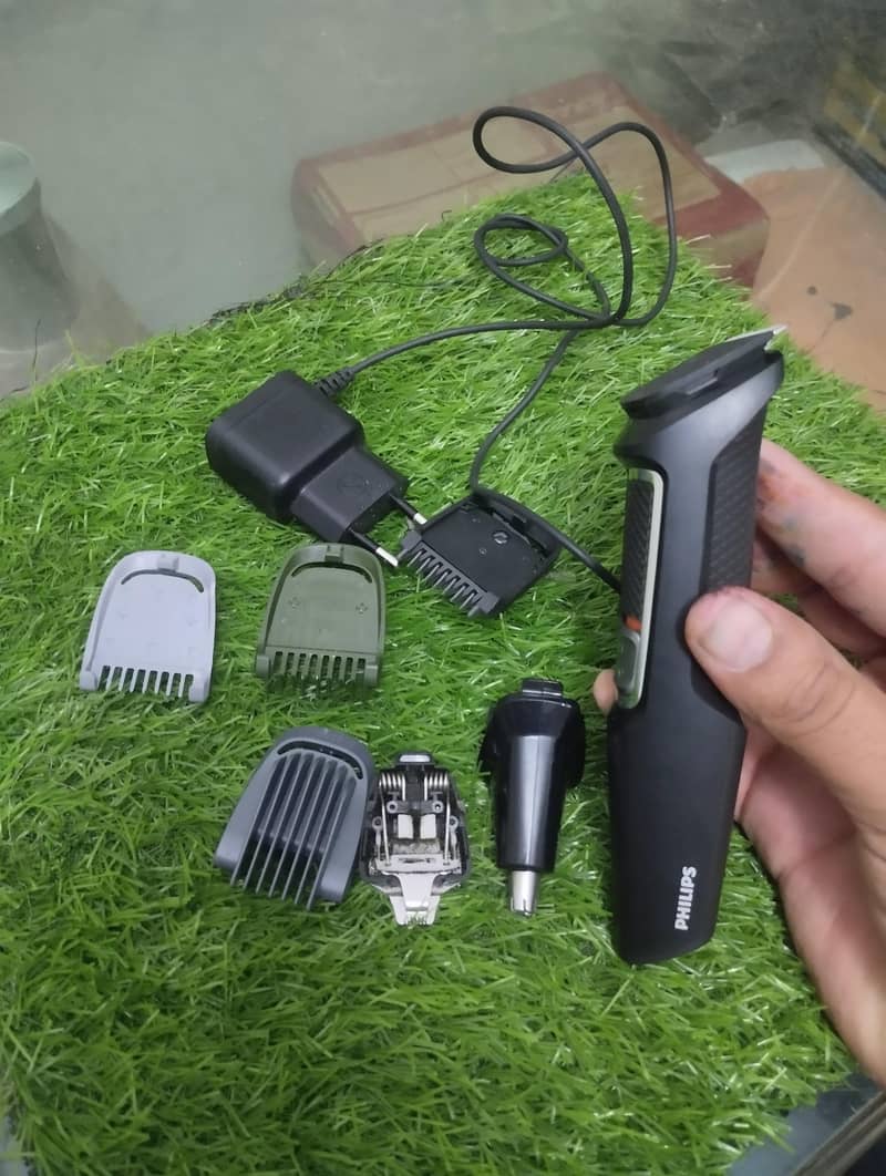 Philips trimmer with clips 8