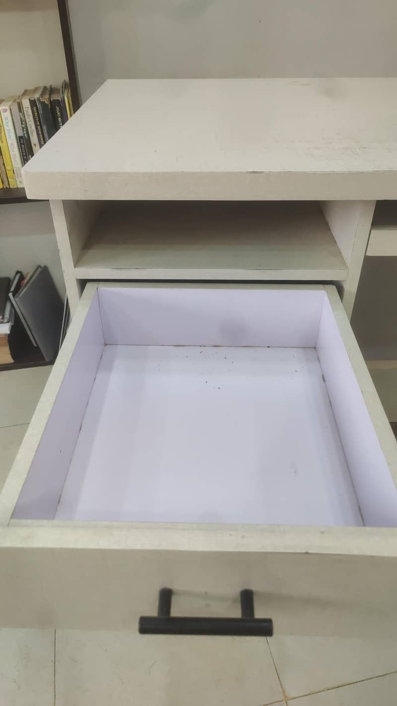 computer table 1