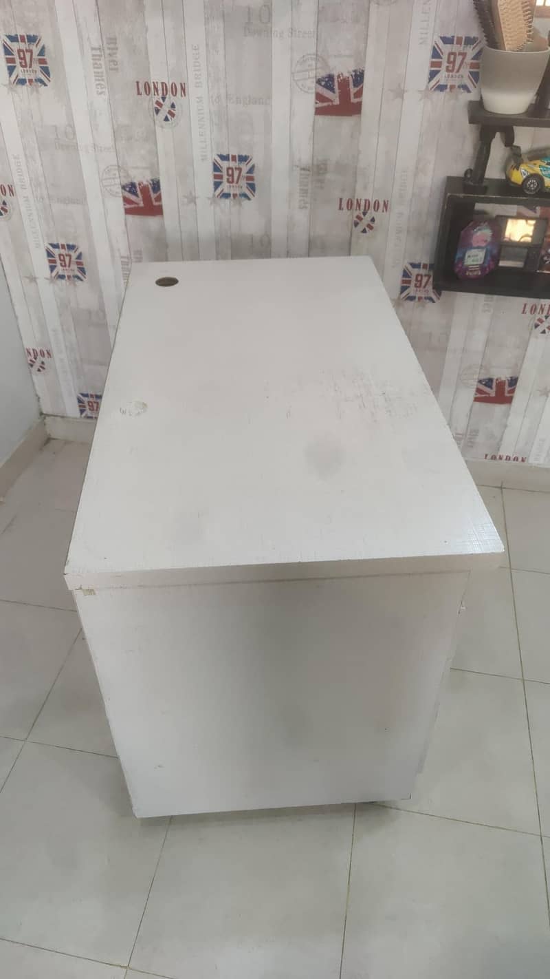 computer table 3