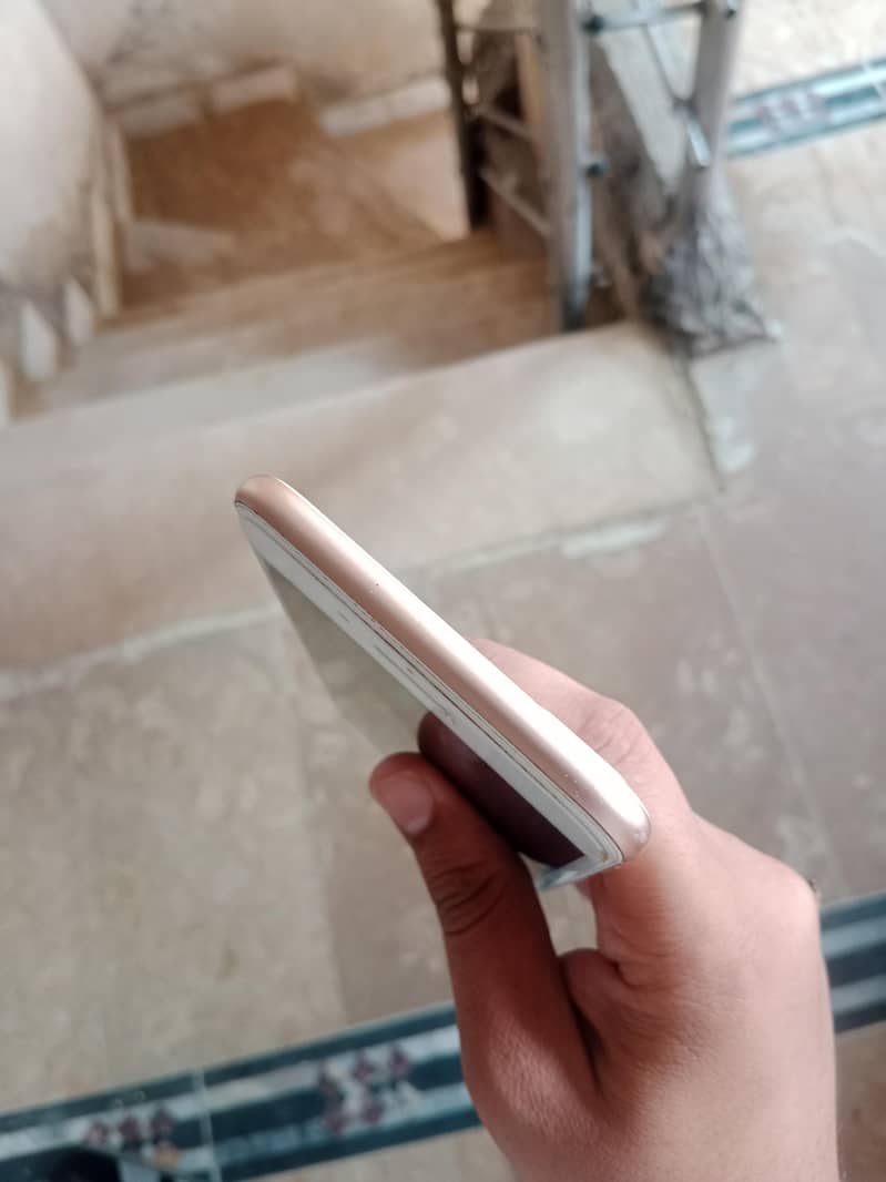 Apple iPhone 8 Plus 5