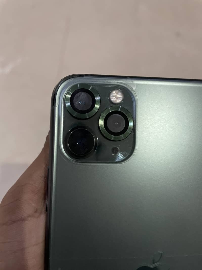 Apple iPhone 11 Pro Max 9