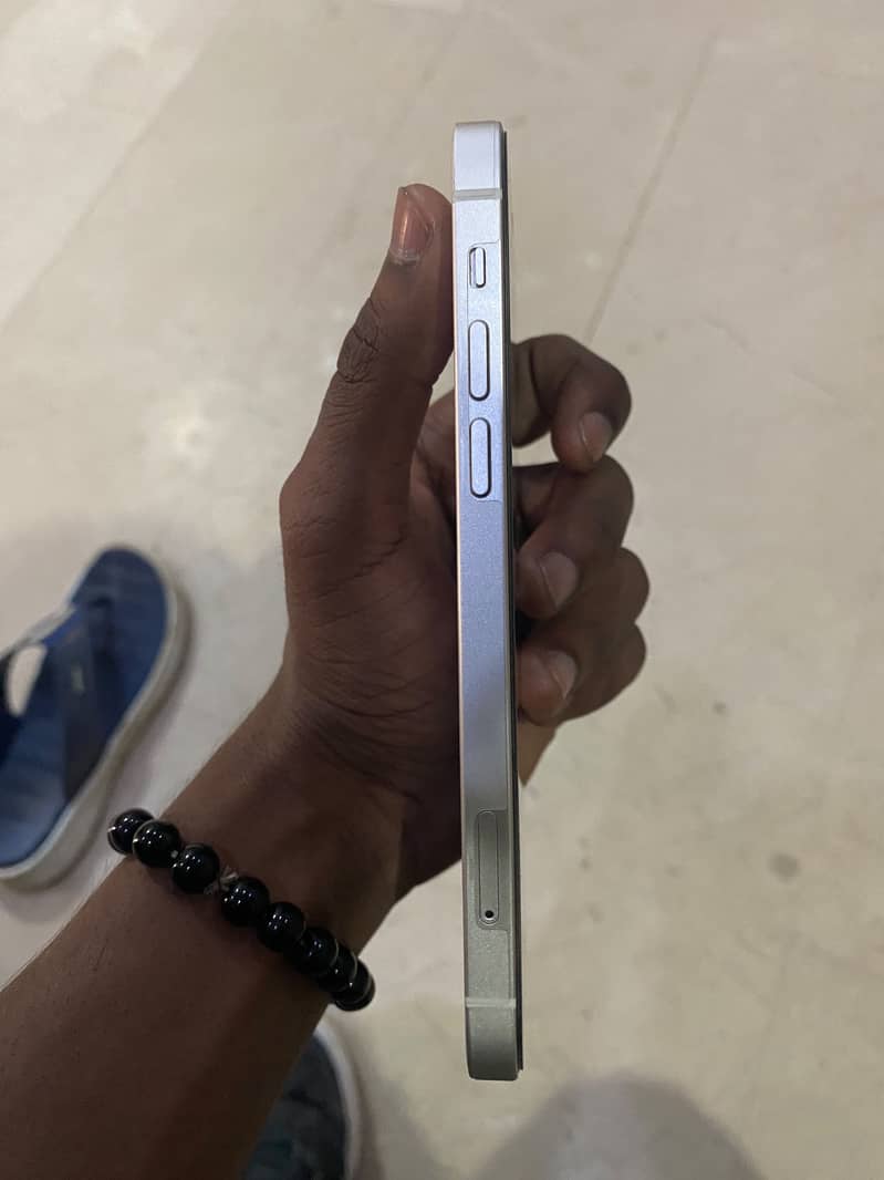 Apple iPhone 12 2