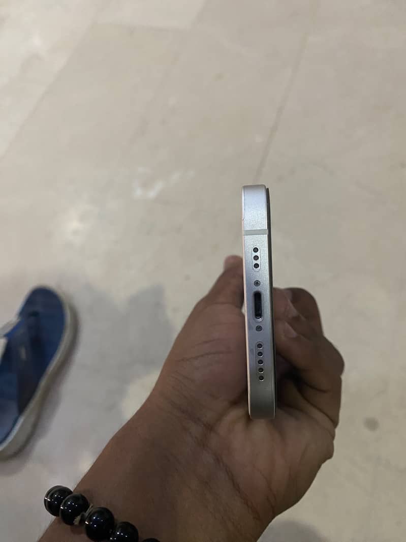 Apple iPhone 12 3