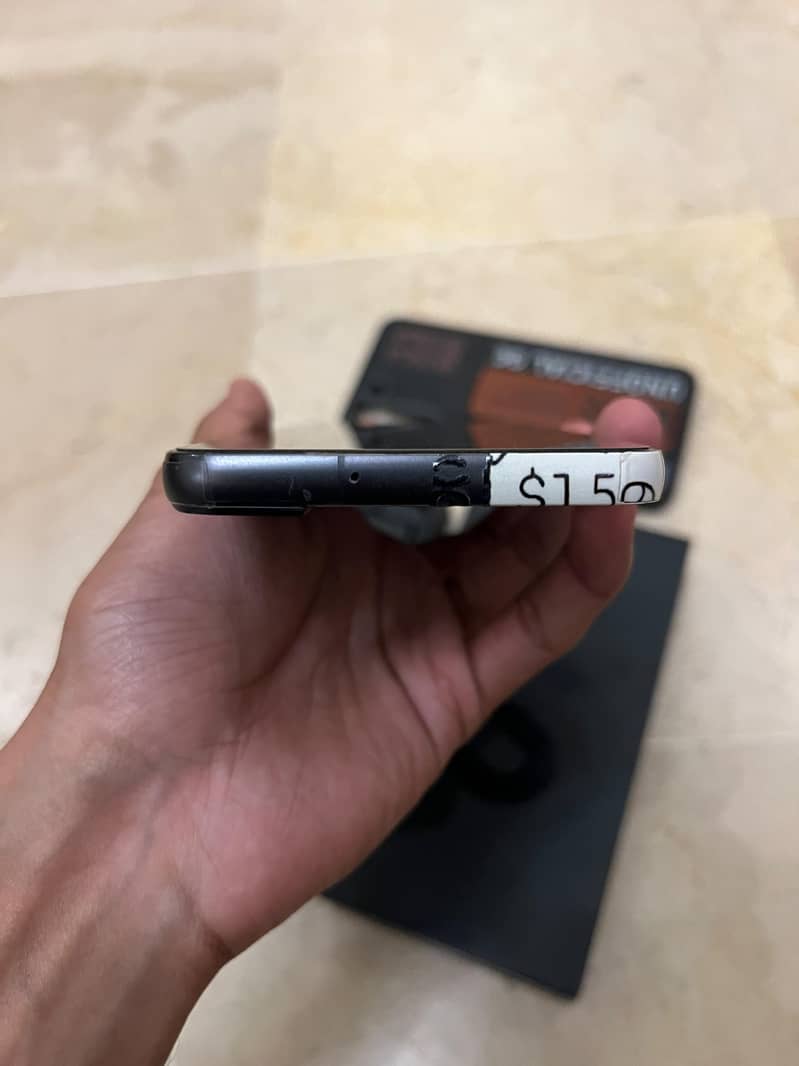Samsung Mobile S22 Plus 4
