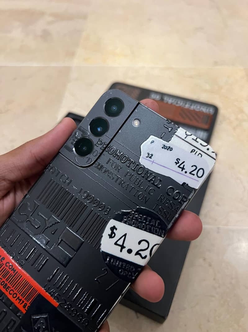 Samsung Mobile S22 Plus 6