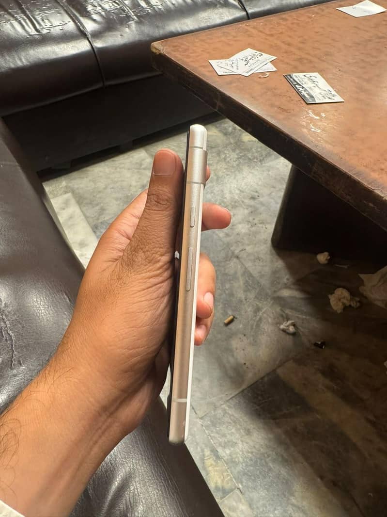 Google Pixel 7A 4