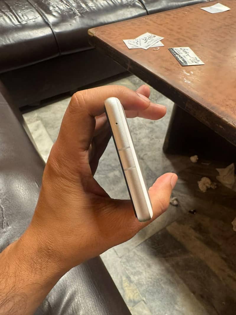 Google Pixel 7A 5