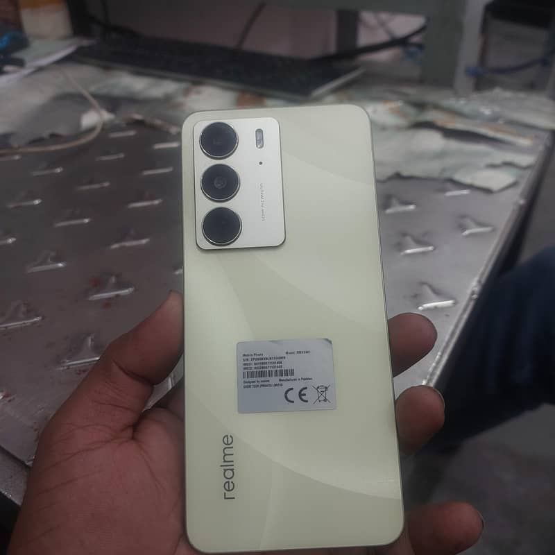 Realme C75 0