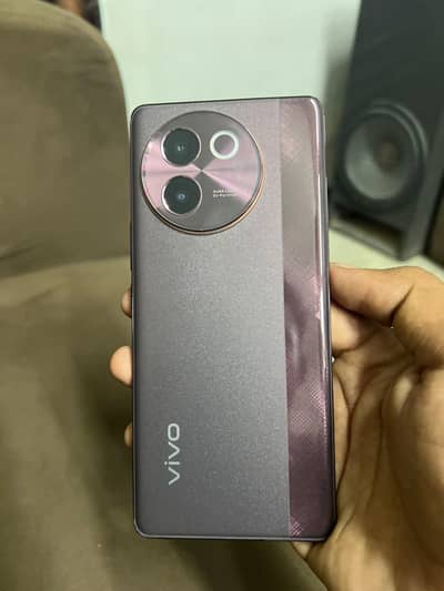 Vivo V30