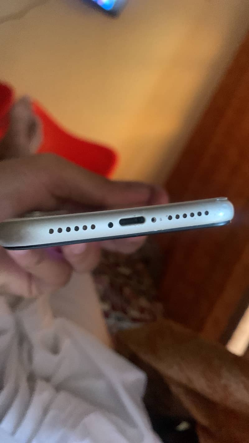 Apple iPhone 11 3