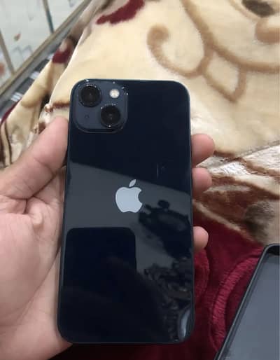 Apple iPhone 13