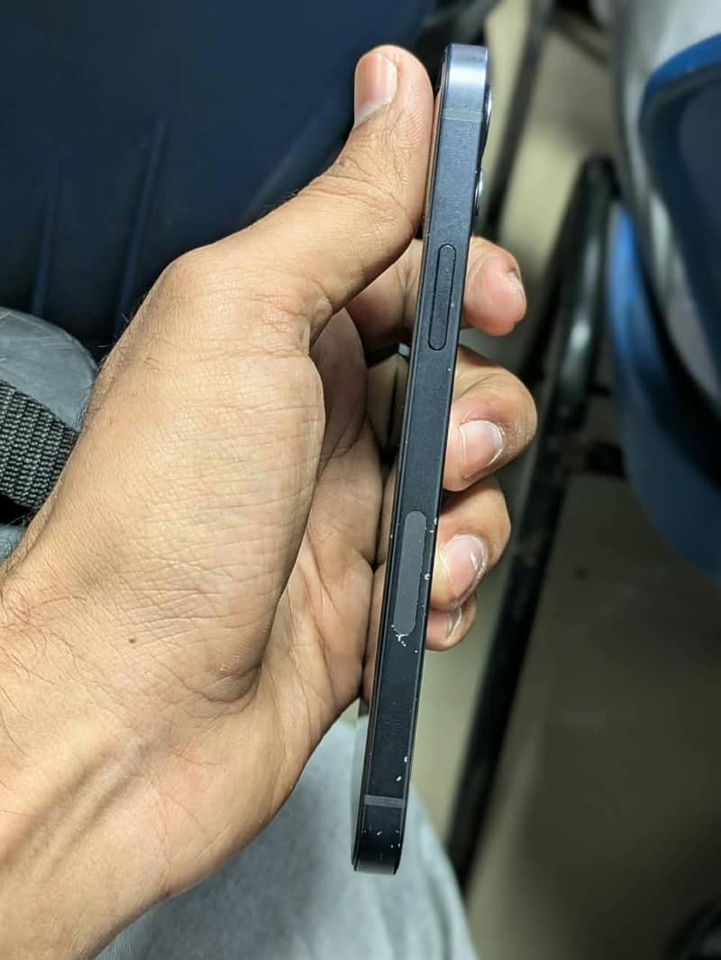 Apple iPhone 12 3