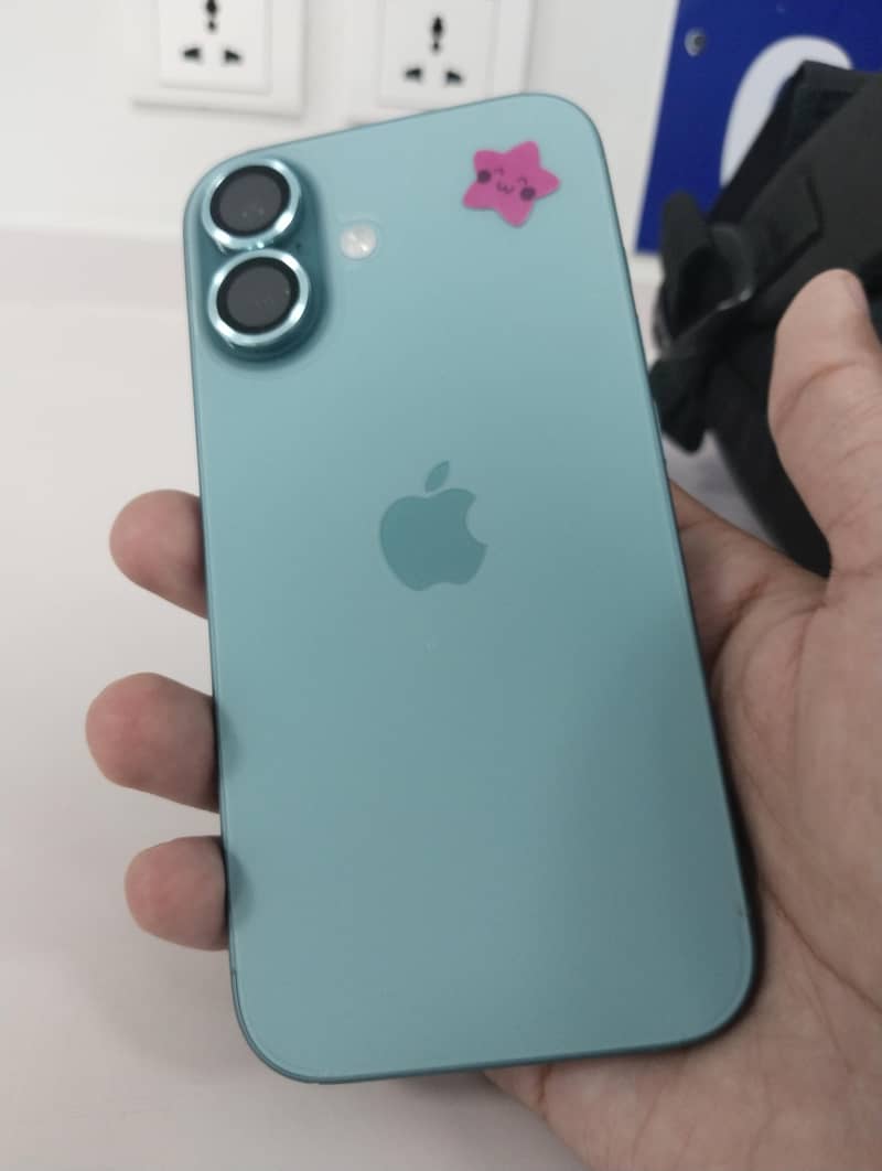 Apple iPhone 16 0