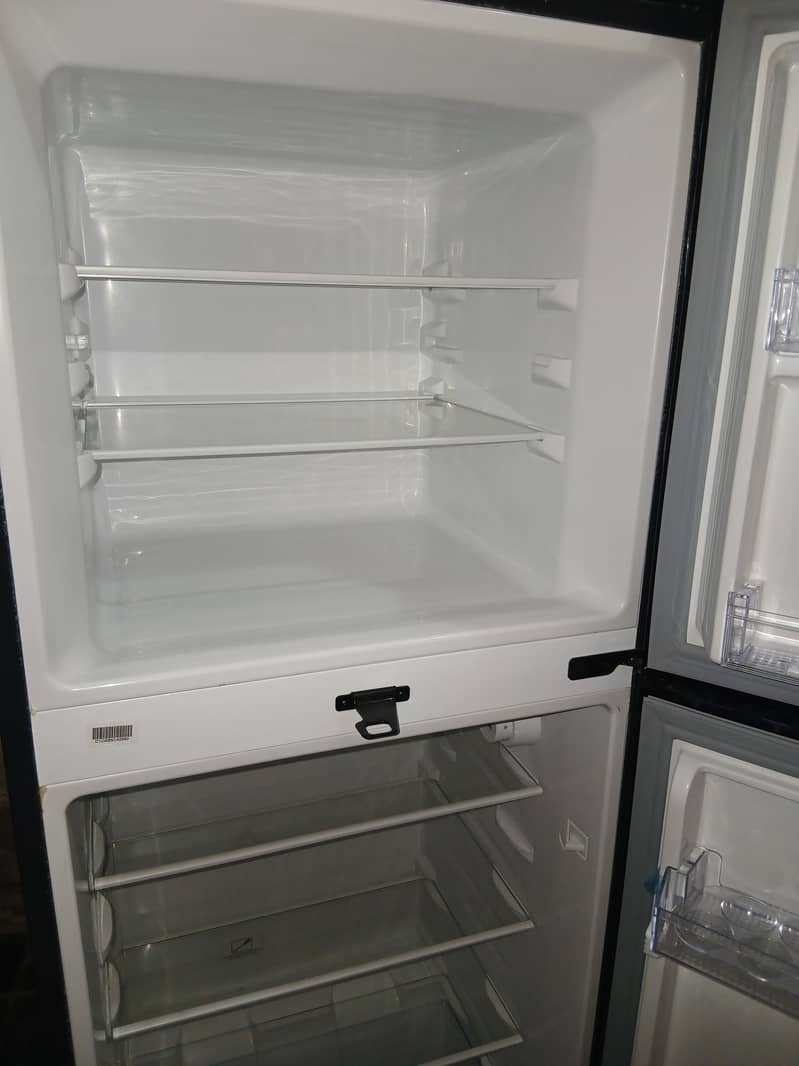 fridge Dawlance 4