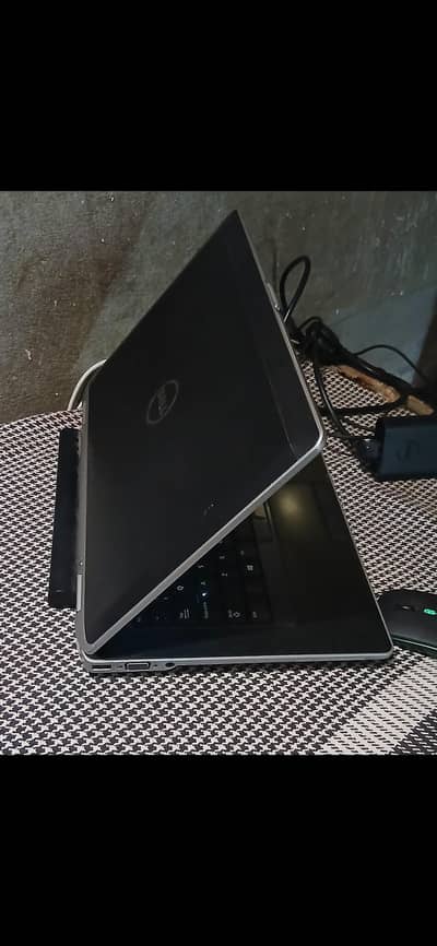 Dell latitude E6430 Windows 10pro core i5 3rd 8GB RAM 500GB charger