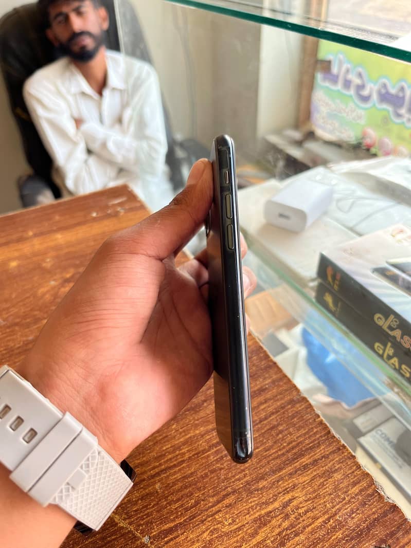 Apple iPhone 11 Pro 0