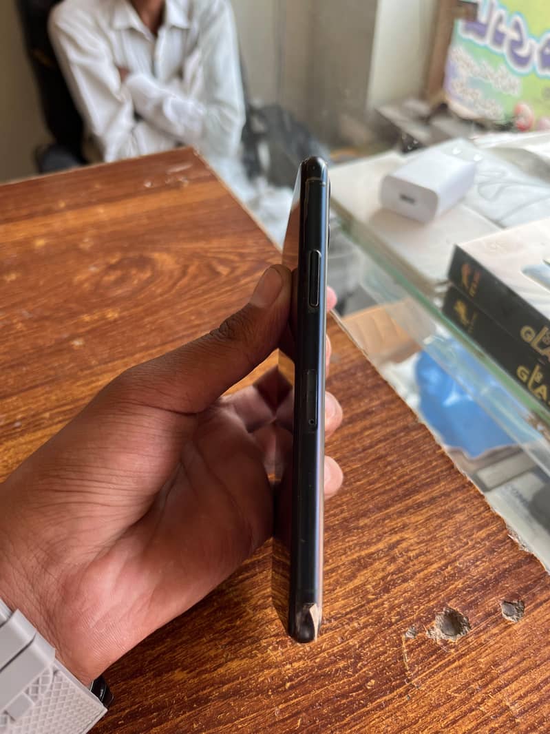 Apple iPhone 11 Pro 2