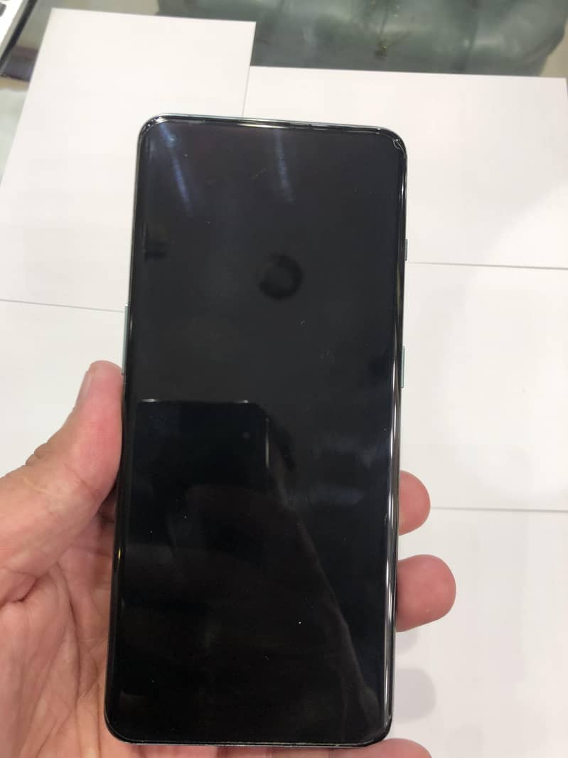 One Plus 10 Pro 1