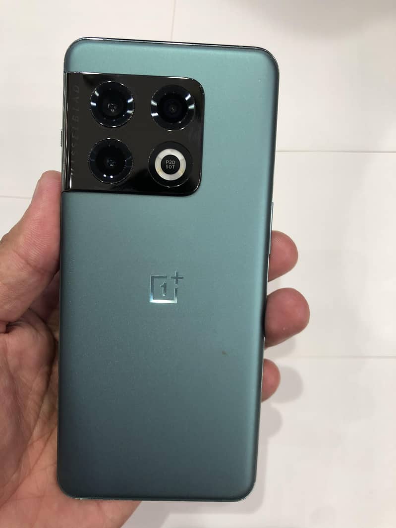 One Plus 10 Pro 4