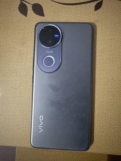 Vivo V50