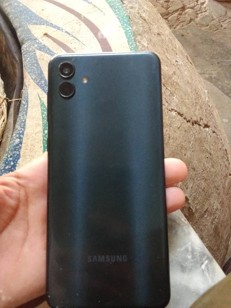 Samsung Mobile A04 1