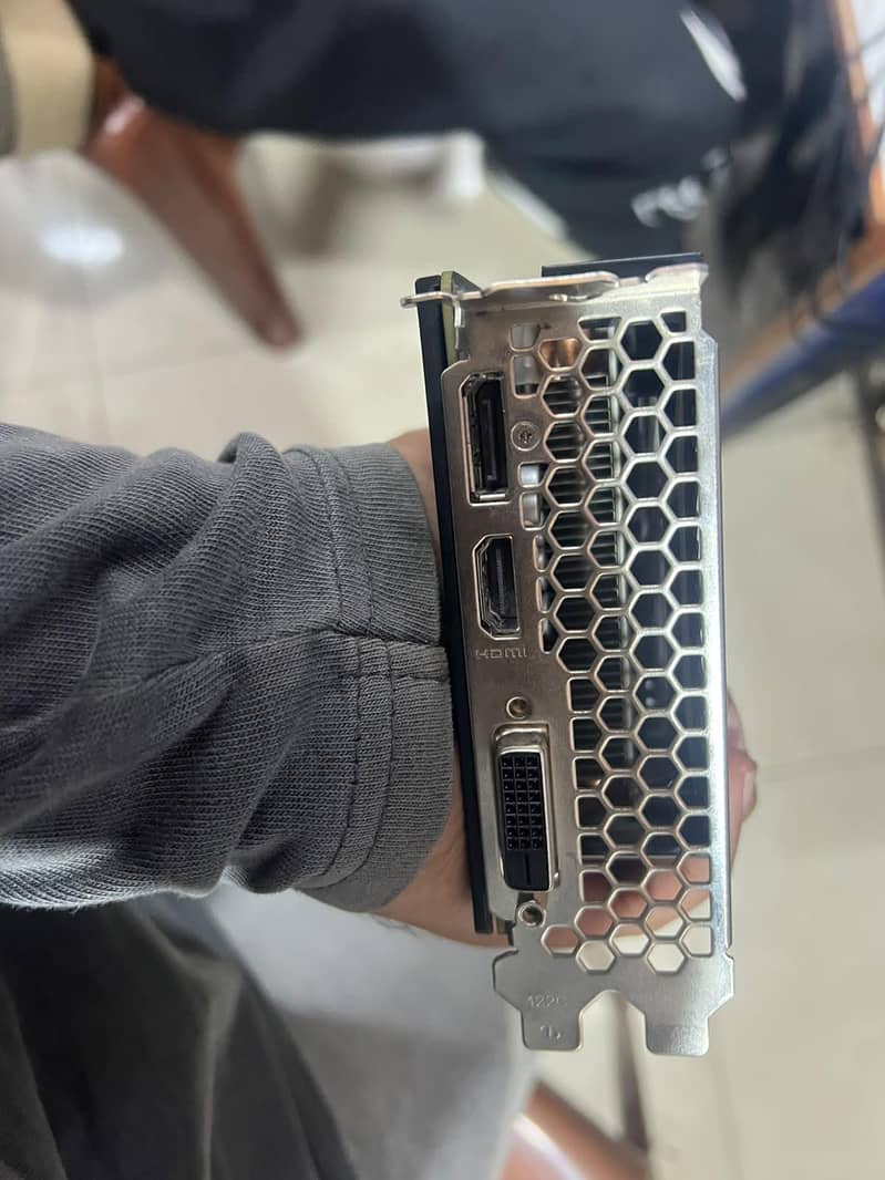 RTX 2060 SUPER 5