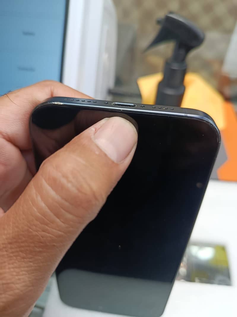 Apple iPhone 15 Pro Max 1