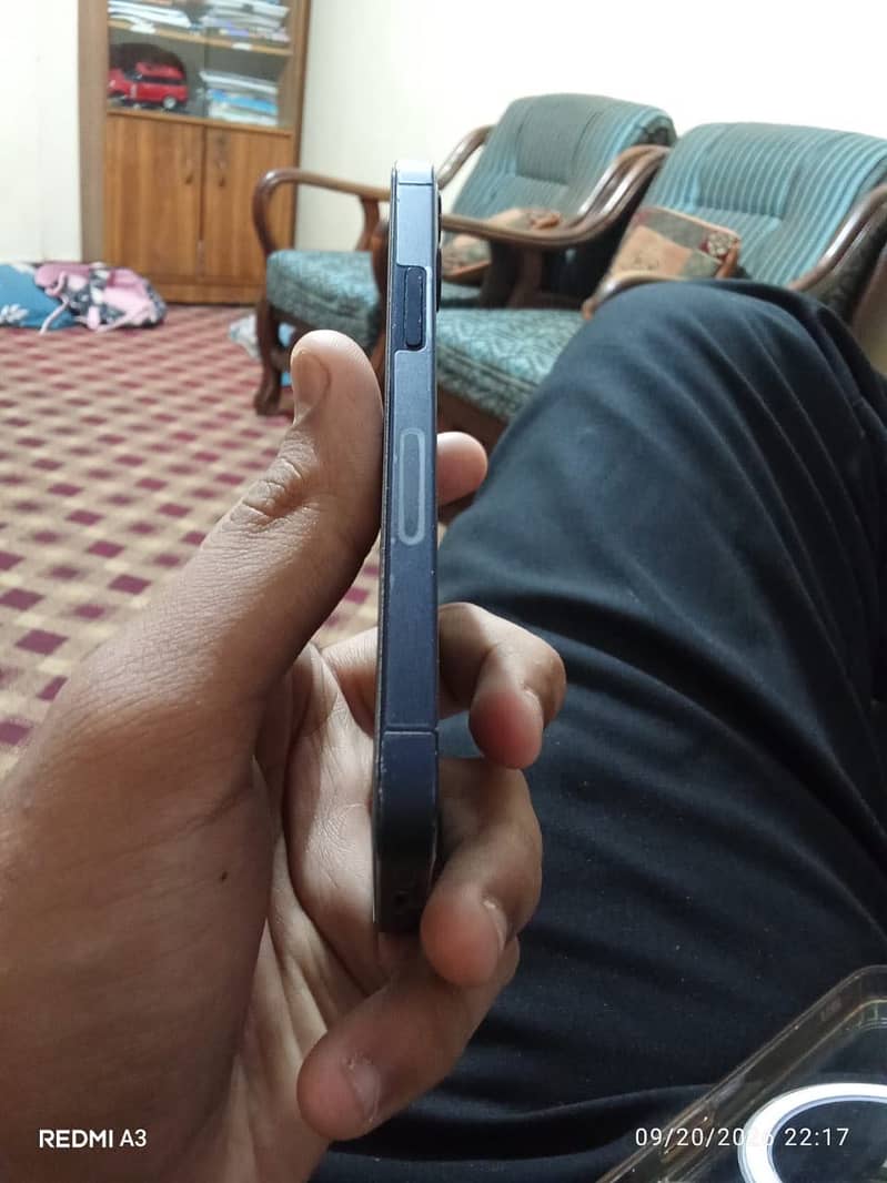 Apple iPhone 12 mini 0