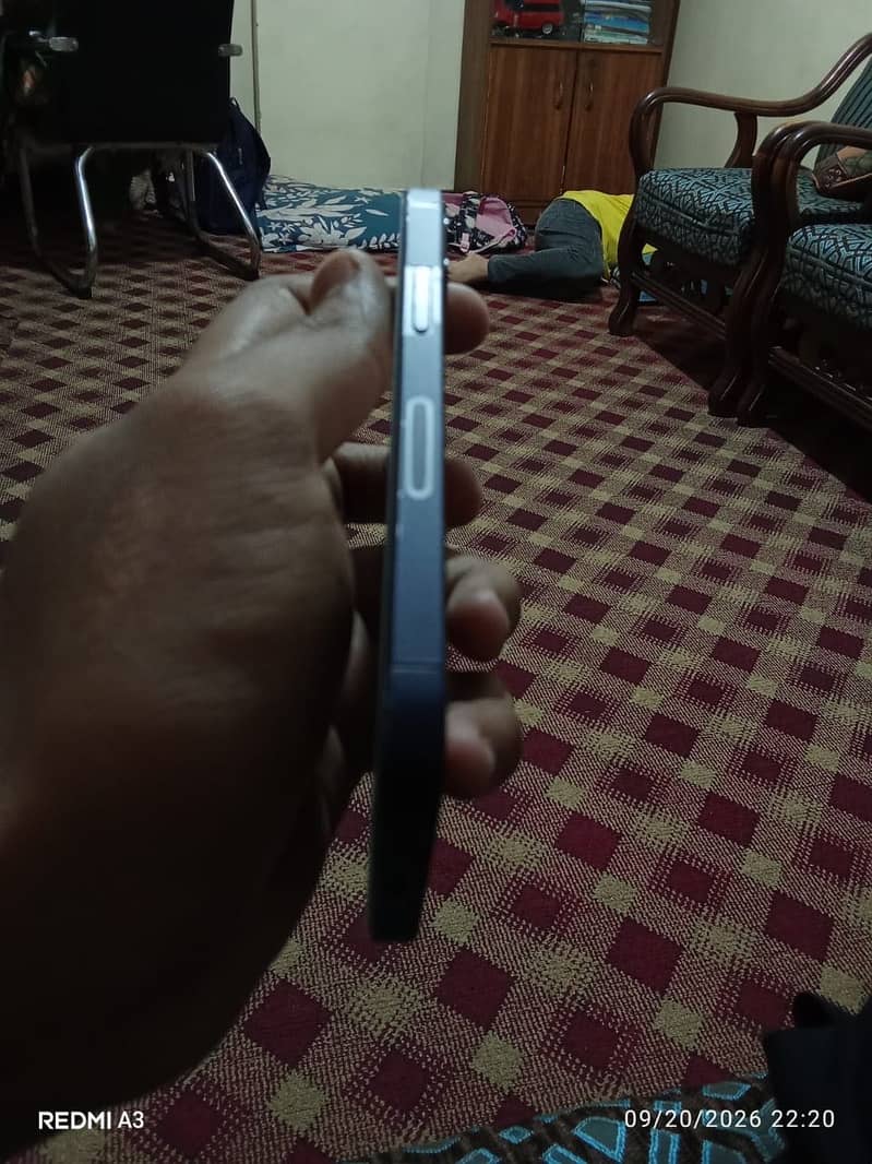 Apple iPhone 12 mini 4