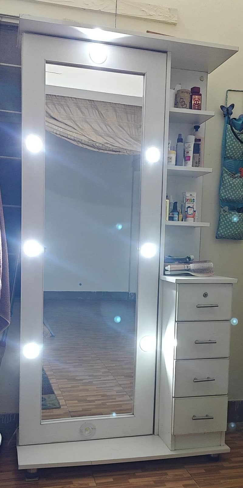 Dressing Table 0