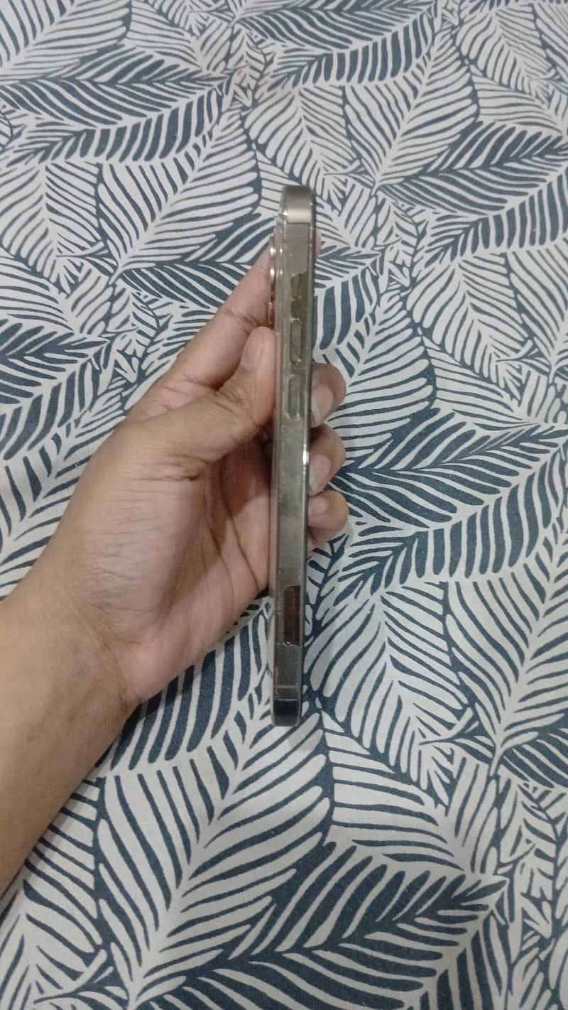Apple iPhone 12pro 4