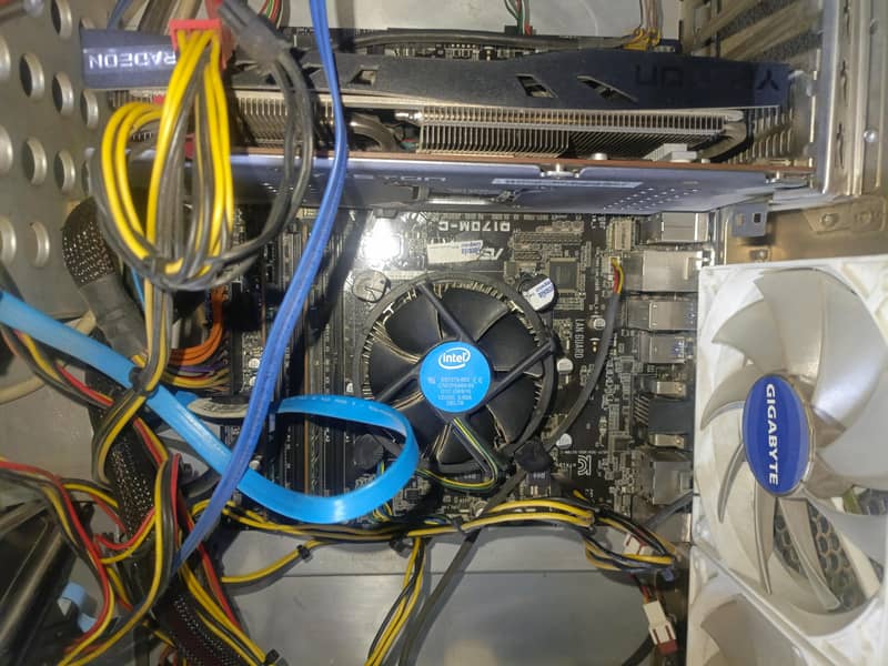 full gaming heavy setup 6