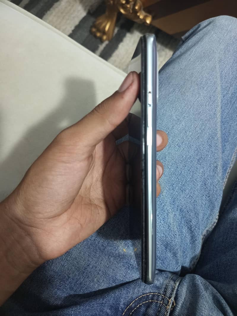 One Plus 8T 4