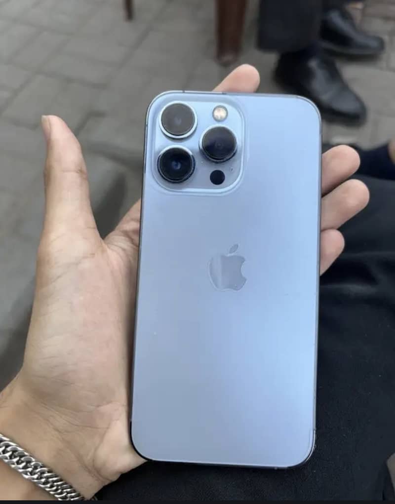 Apple iPhone 13 Pro 1
