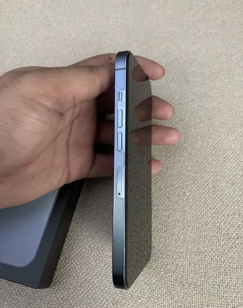 Apple iPhone 13 Pro 2