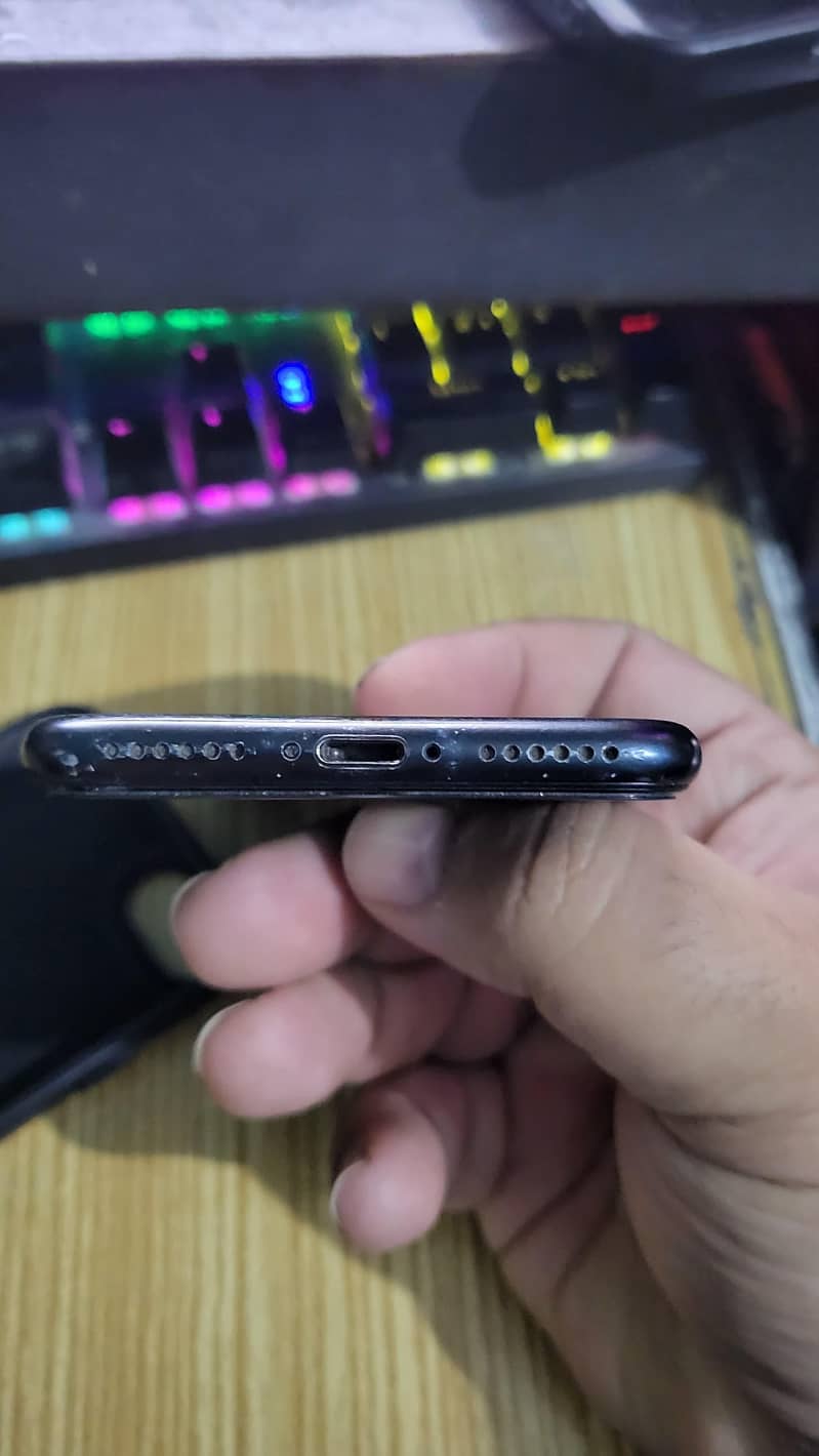 Apple iPhone 7 8.5/10 Condition 3