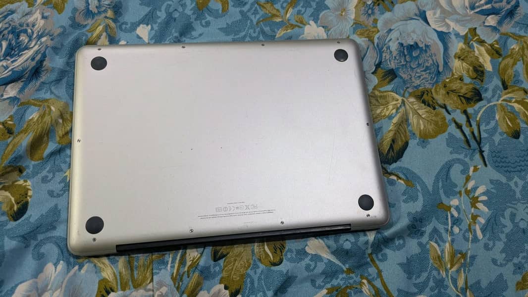 Apple MacBook 1