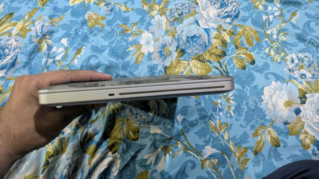 Apple MacBook 3