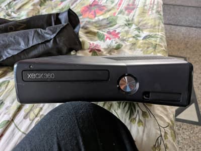 Xbox Gaming Console for Sale – Good Condition