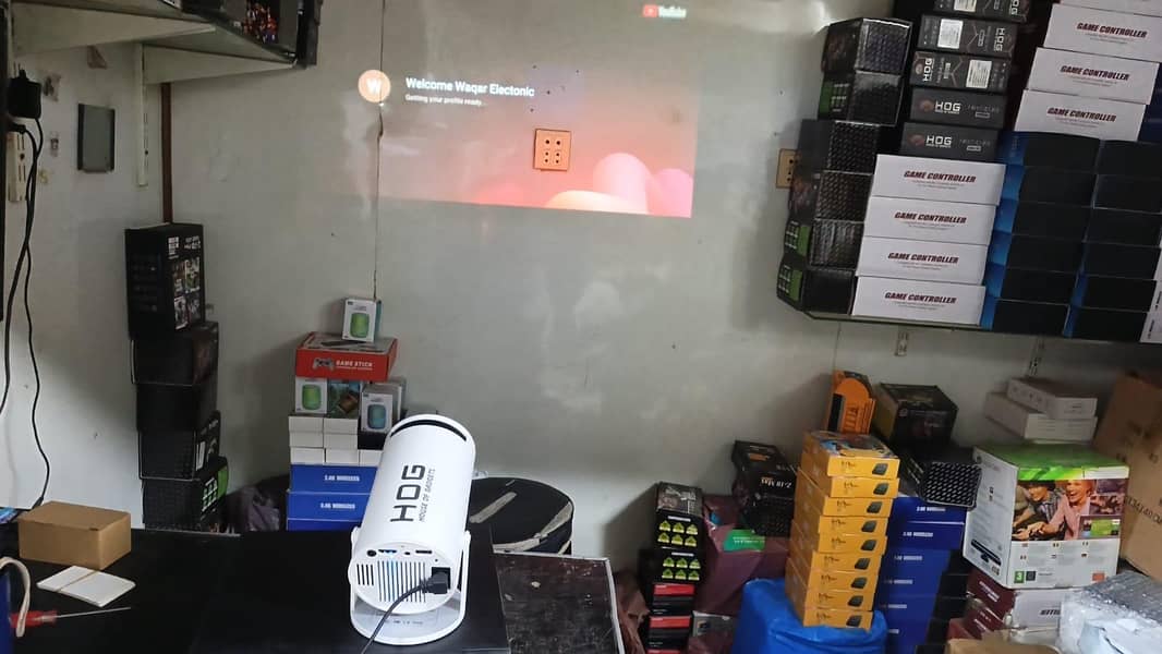 HOG A-32 Smart Android Projector — Like New Condition - Projectors ...
