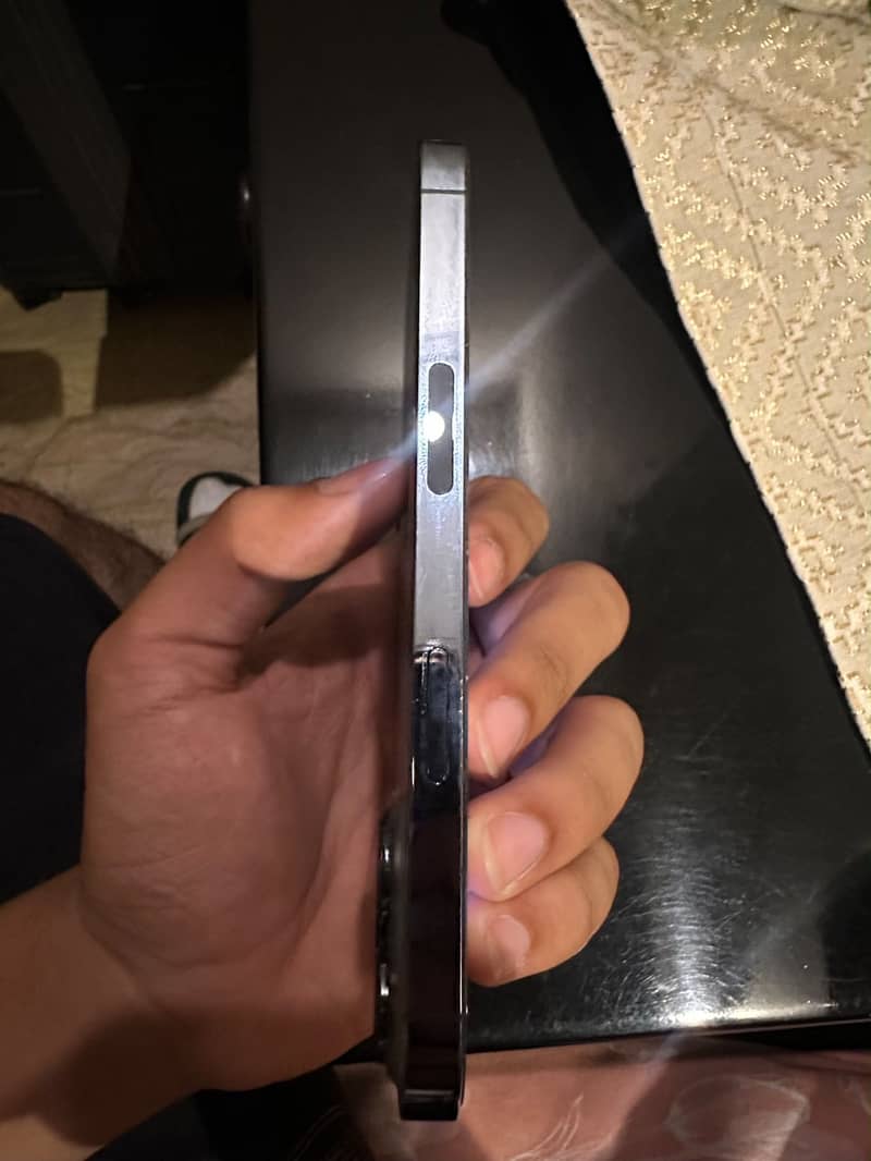 Apple iPhone 13 Pro 4