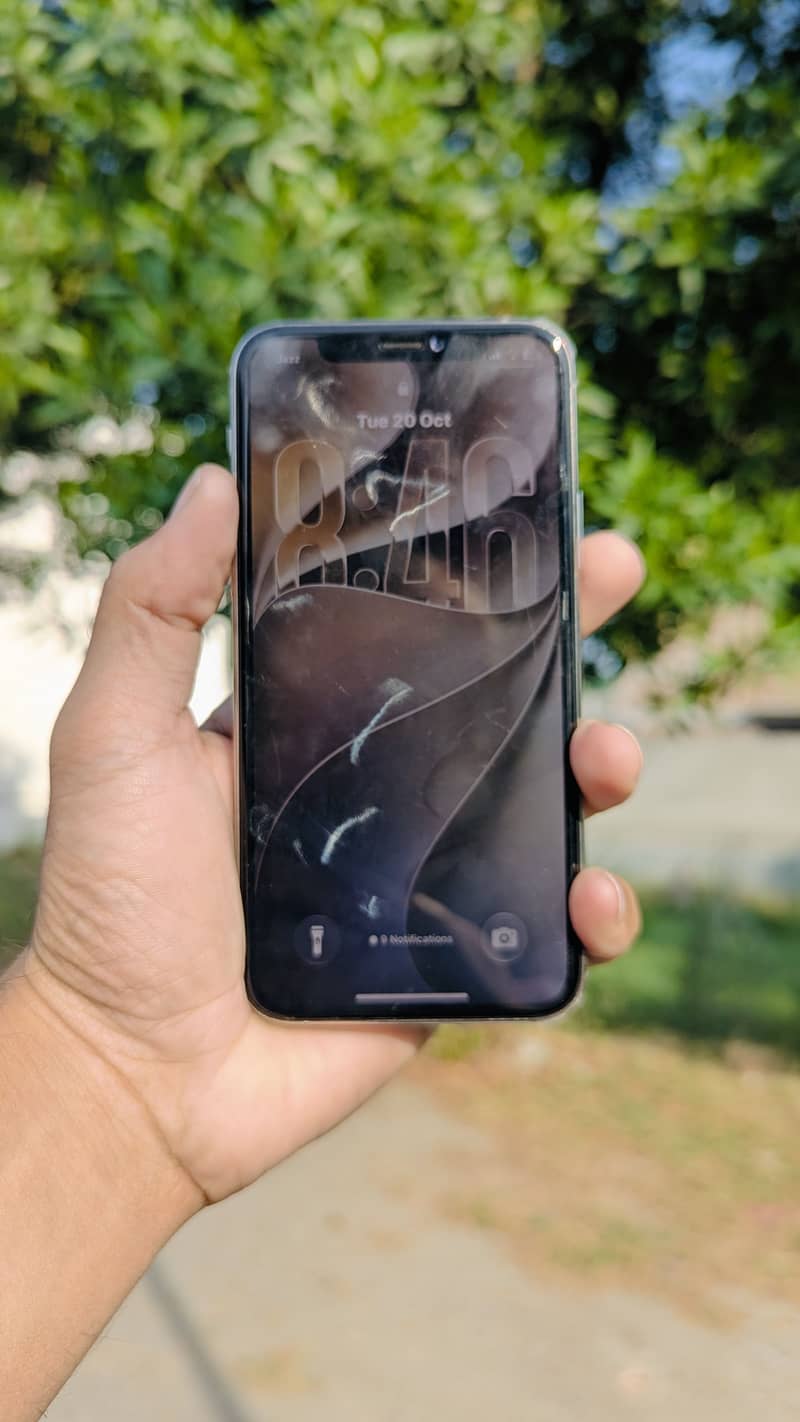 Apple iPhone 11 Pro 1