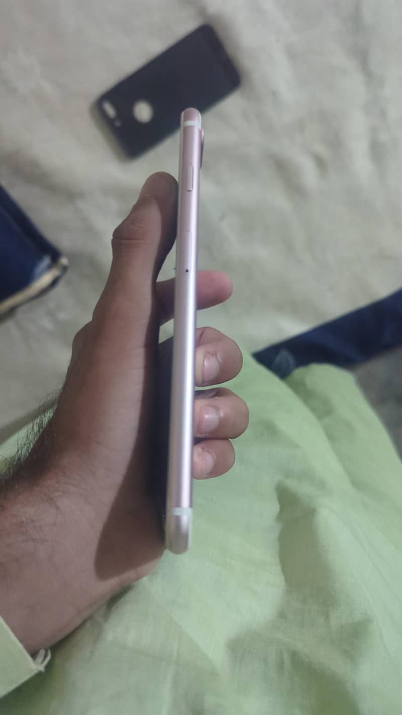Apple iPhone 7 Plus 1