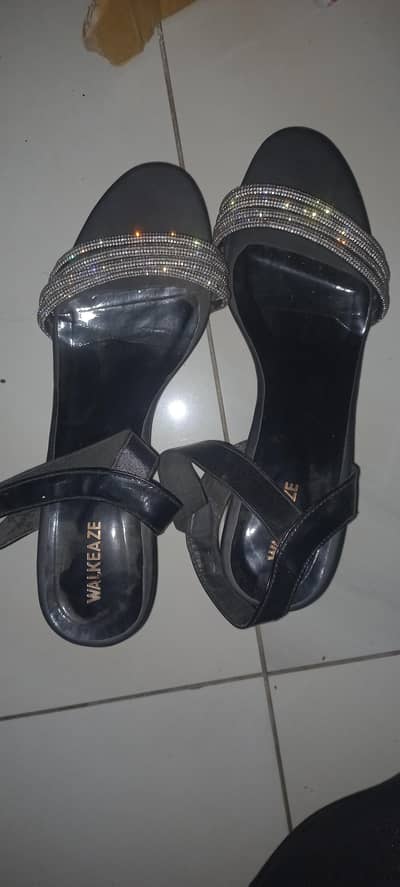 worn only once walkeaze shoes
