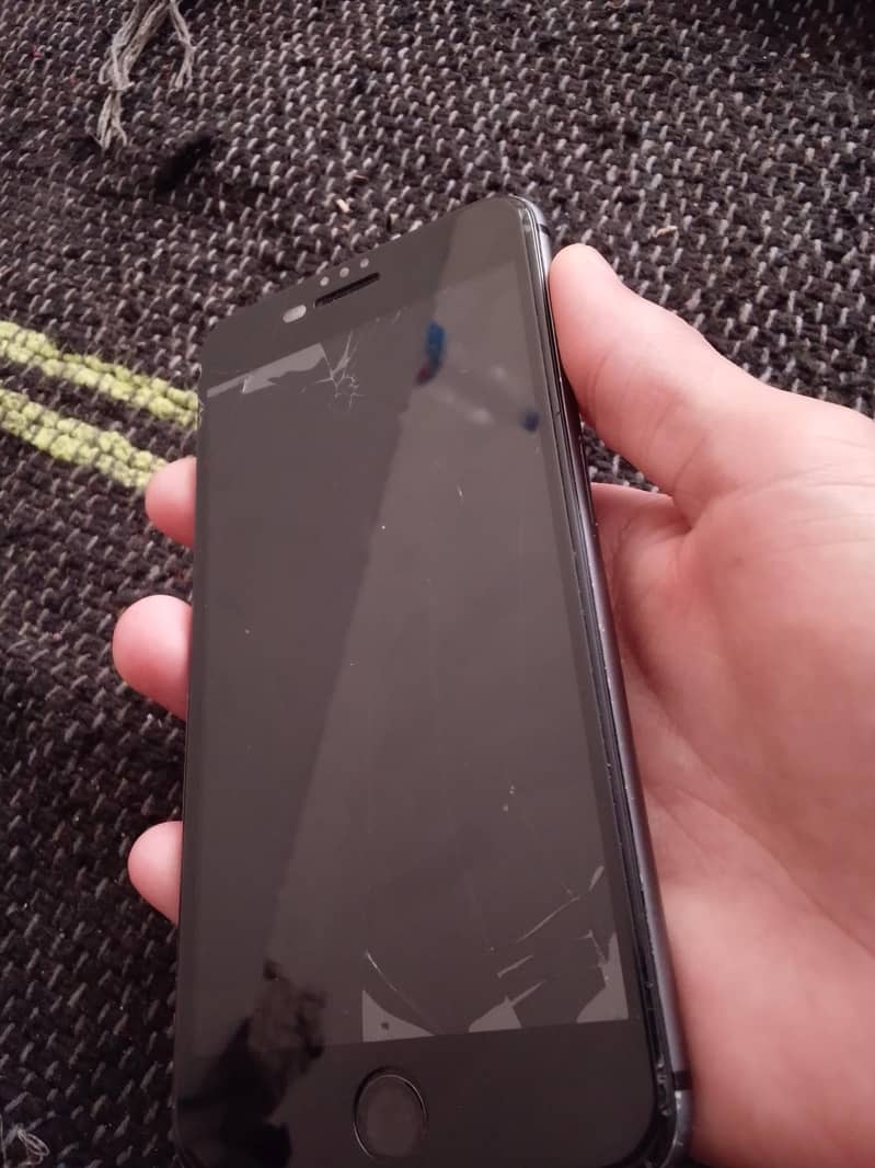 Apple iPhone 8 Plus 1