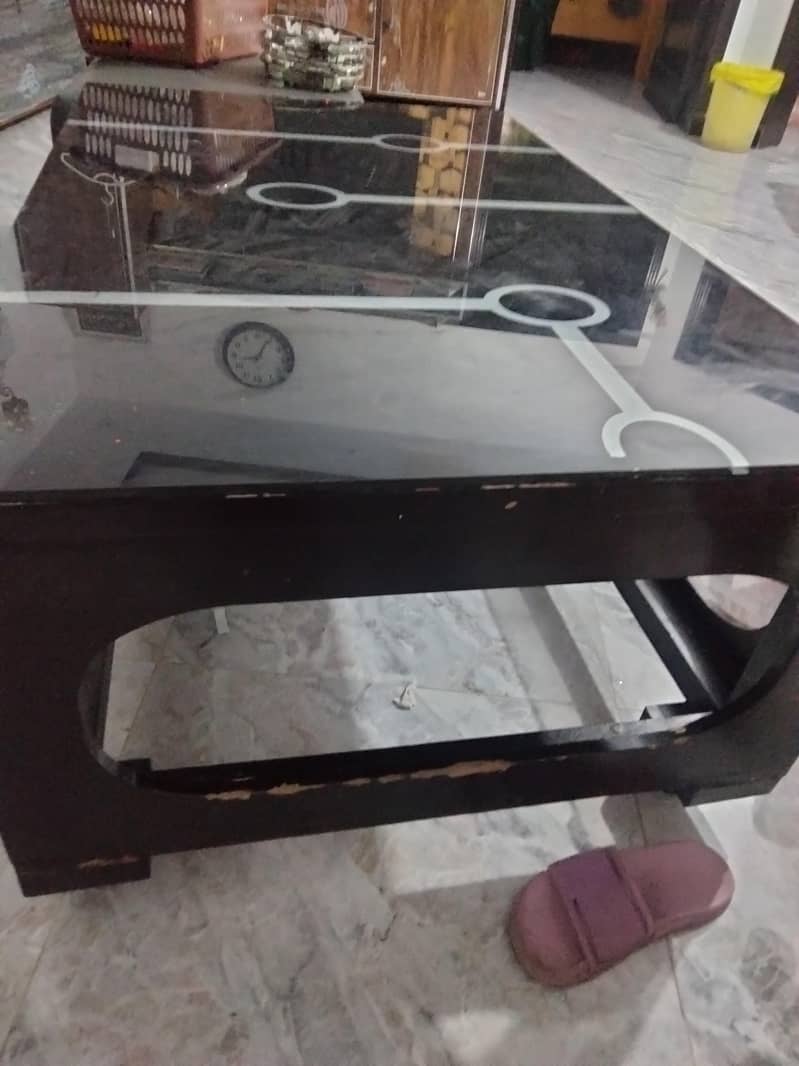 table with glass 0