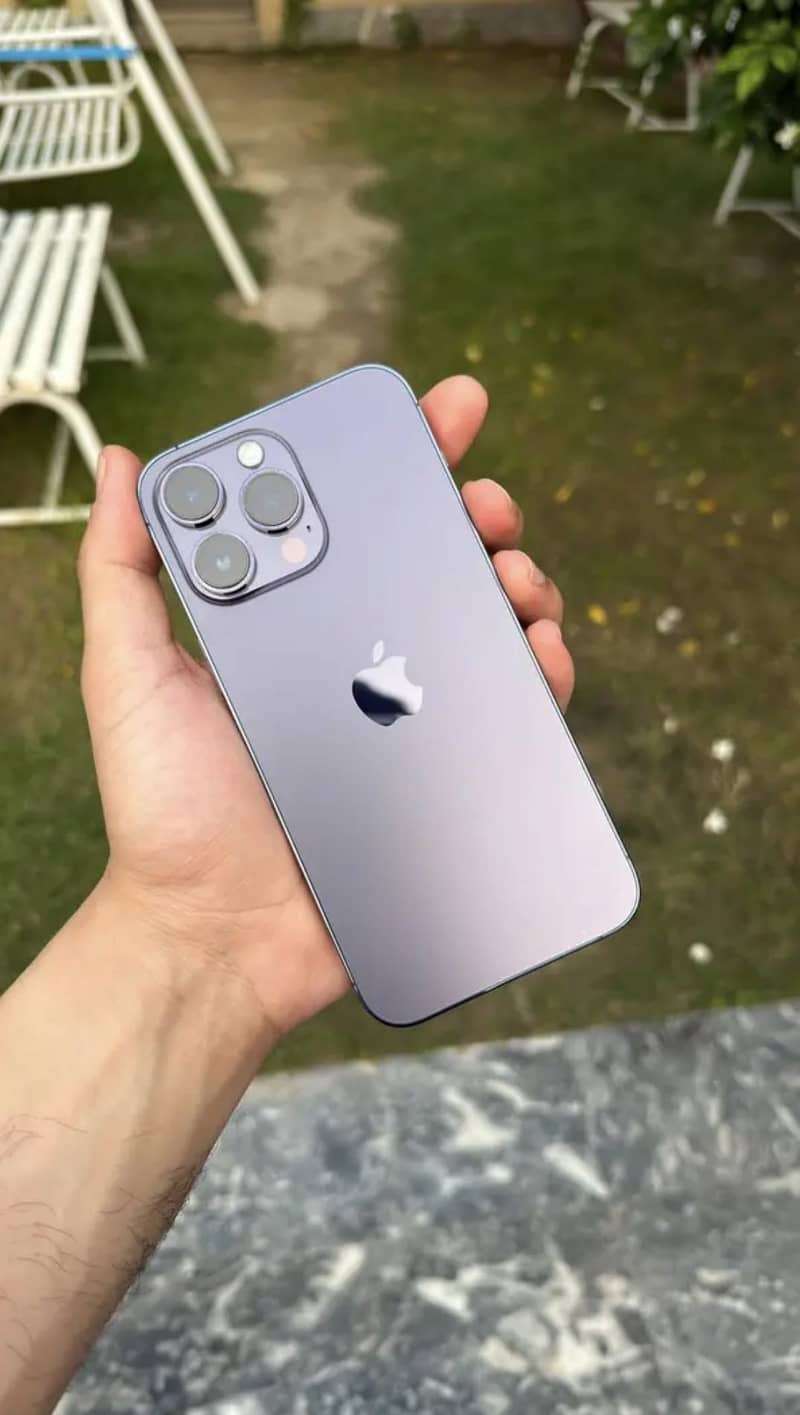 Apple iPhone 14 Pro Max 1